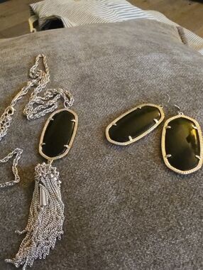 Kendra Scott Silver  And blacl Necklace and Earrings Set